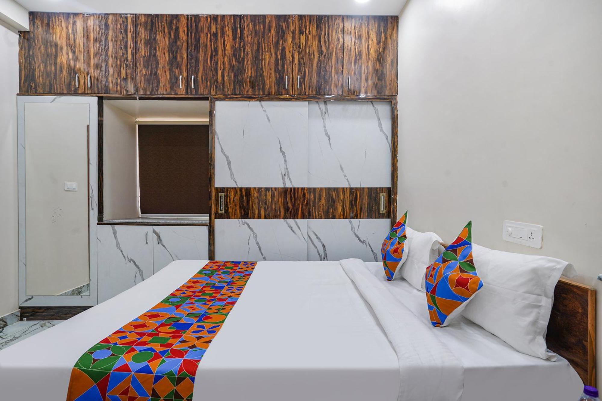 Fabhotel Perams Grand Inn - Hitech City Хидерабад Екстериор снимка