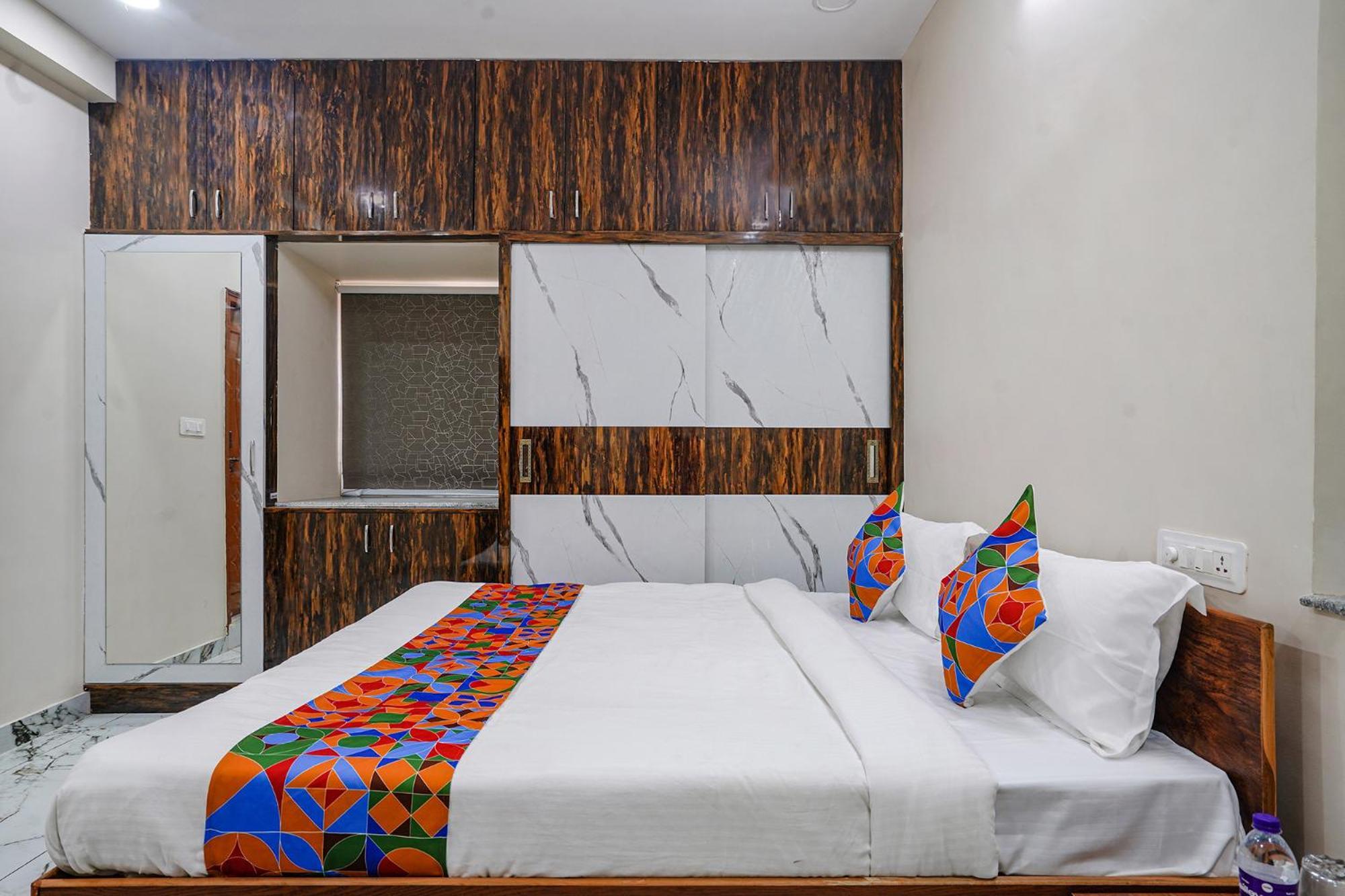 Fabhotel Perams Grand Inn - Hitech City Хидерабад Екстериор снимка
